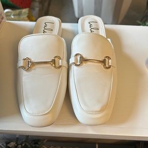 Lulus Ranae White Mules Loafer with Gold Horsebit — NEW size 9